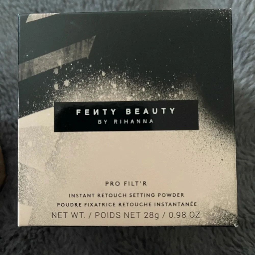 Fenty Pro Filt'r Instant Retouch Powder honey